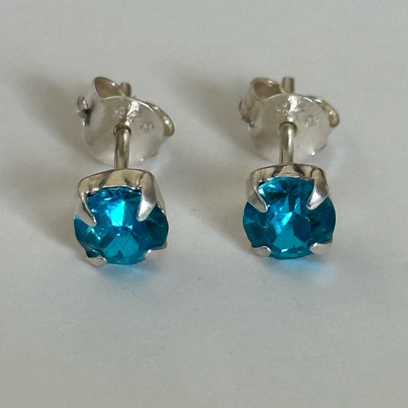 Unisex 925 silver 5mm blue cz cubic zirconia stunning earrings - Picture 5 of 8